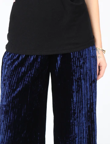 Pantaloni trei sferturi Bershka, bleumarin