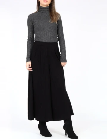 Pantaloni Bershka, negru