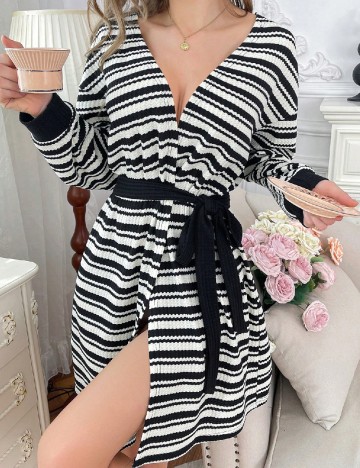 
						Halat SHEIN, alb/negru