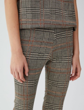 Pantaloni Pull&Bear, mix culori