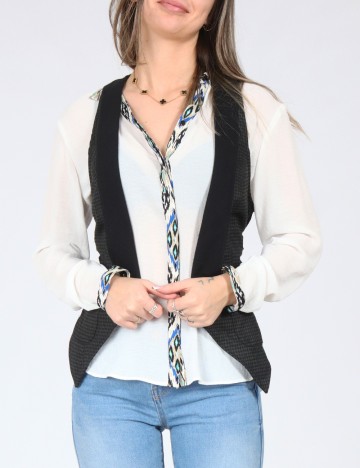 
						Vesta Zara, gri inchis