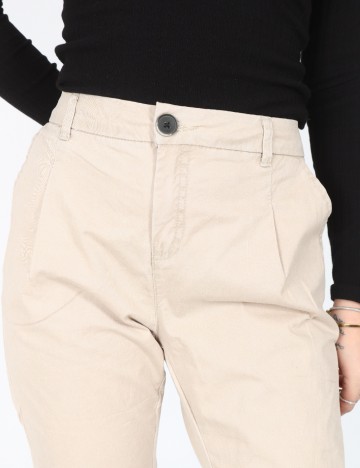 Pantaloni Bershka, crem