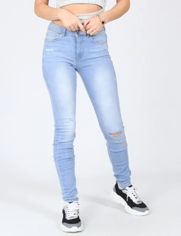 Blugi Bershka, albastru deschis