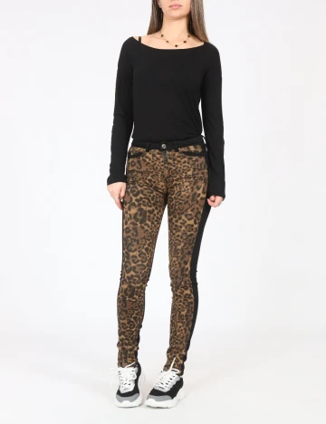 Blugi Bershka, animal print