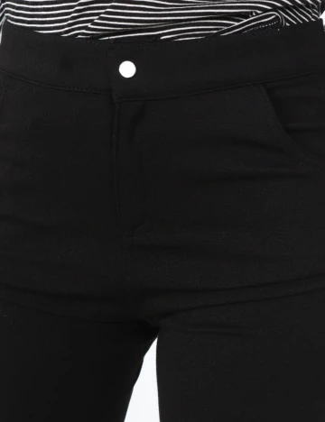 Pantaloni Bershka, negru