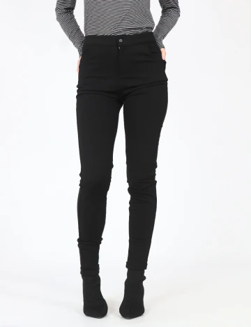 Pantaloni Bershka, negru