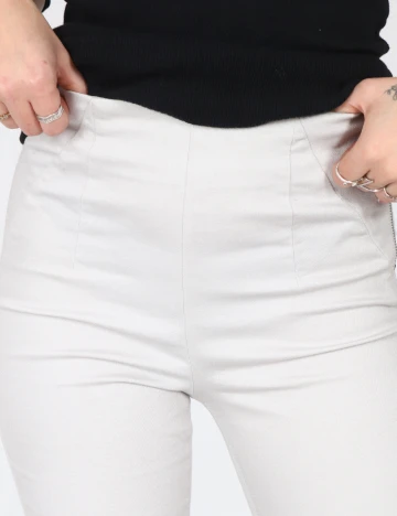 Pantaloni Bershka, gri