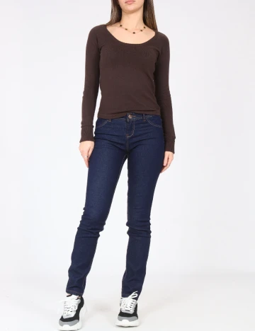 Blugi Bershka, bleumarin