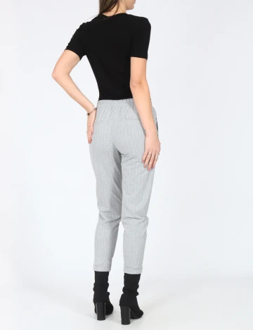 Pantaloni Bershka, gri