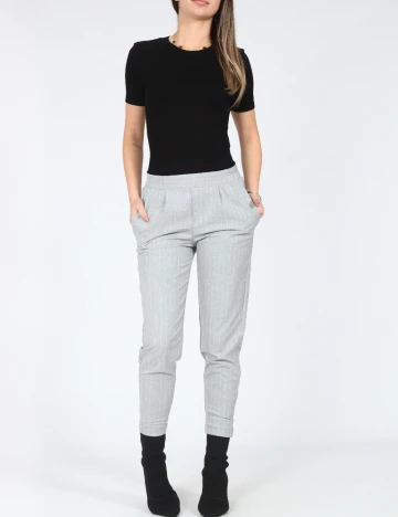 Pantaloni Bershka, gri