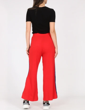 Pantaloni Pull&Bear, rosu