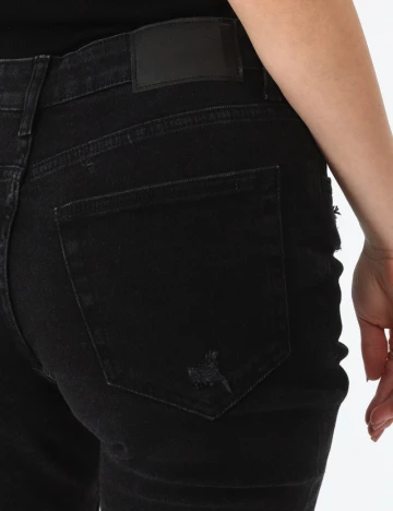 Pantaloni scurti Bershka, negru