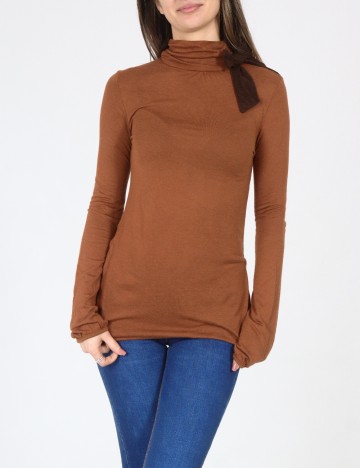 
						Bluza Bershka, caramiziu