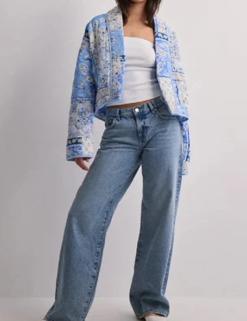 Jacheta Only, albastru