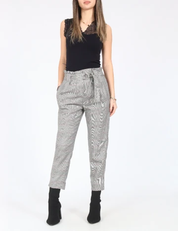 Pantaloni Bershka, gri