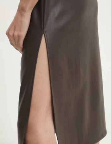 Rochie medie Answear LAB, maro