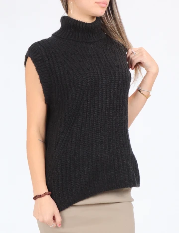 Vesta Vila, negru, S