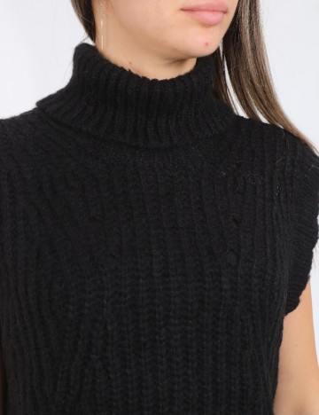 Vesta Vila, negru, S